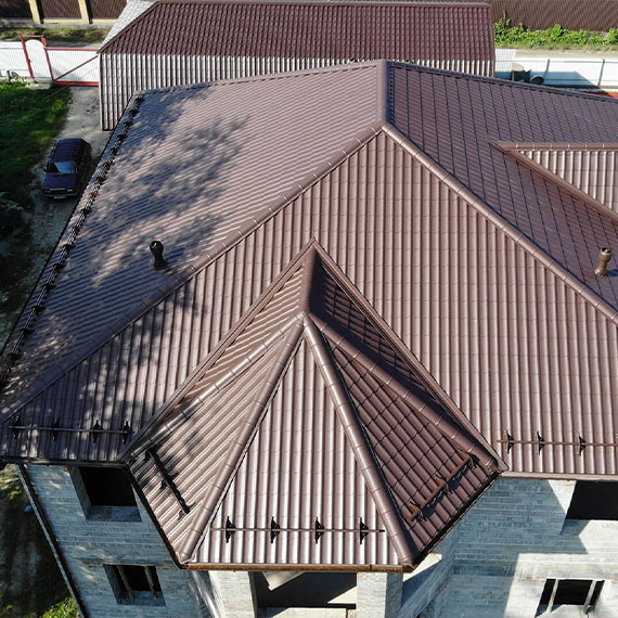 Монтаж сложной крыши и кровли в Приморске и Ленинградской области